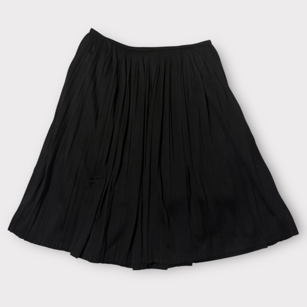 Elegant Black A-Line Pleated Midi Skirt